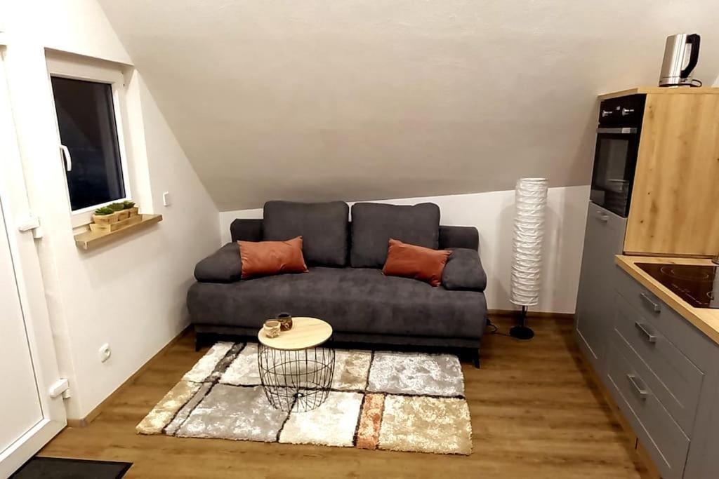 Kleine, Gemuetliche Dachgeschosswohnung Laudenbach  المظهر الخارجي الصورة